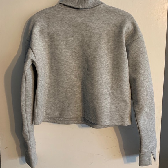 New Balance - cropped sweatshirt - Picture 2 of 2
